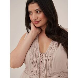 Torrid Cream Lace Detail Blouse EUC